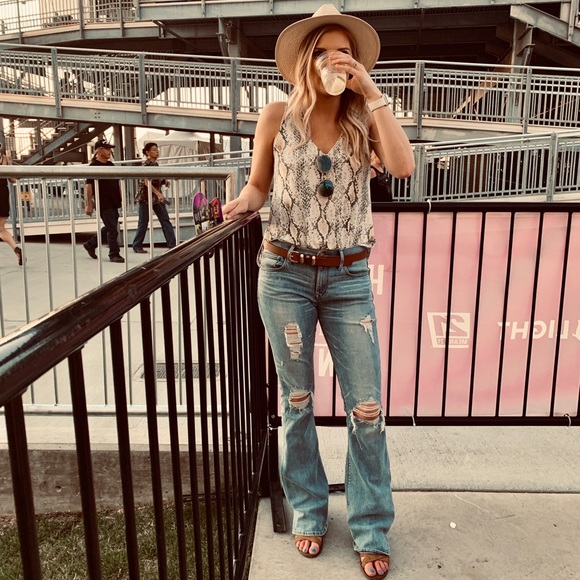 Meet your Posher, Bri - Picture 1 of 1